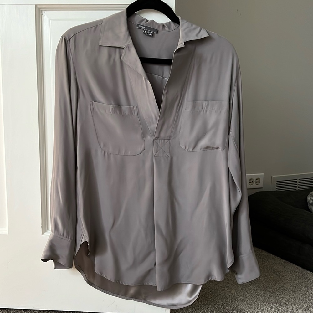 Vince 100% silk blouse size XS
